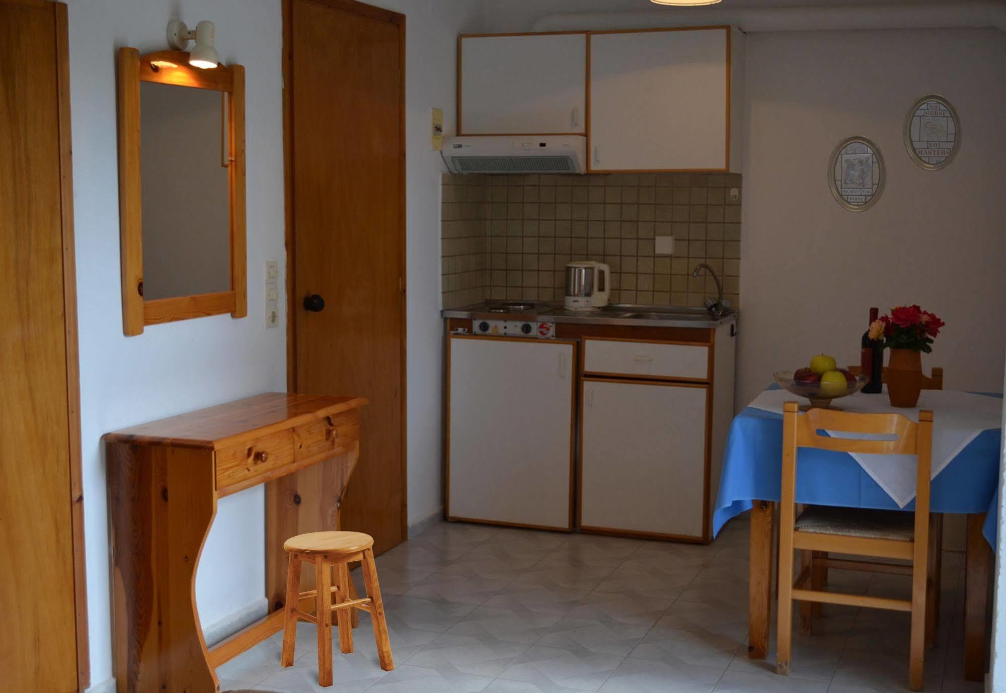 Emilia Apartments ปลาเกียส ภายนอก รูปภาพ