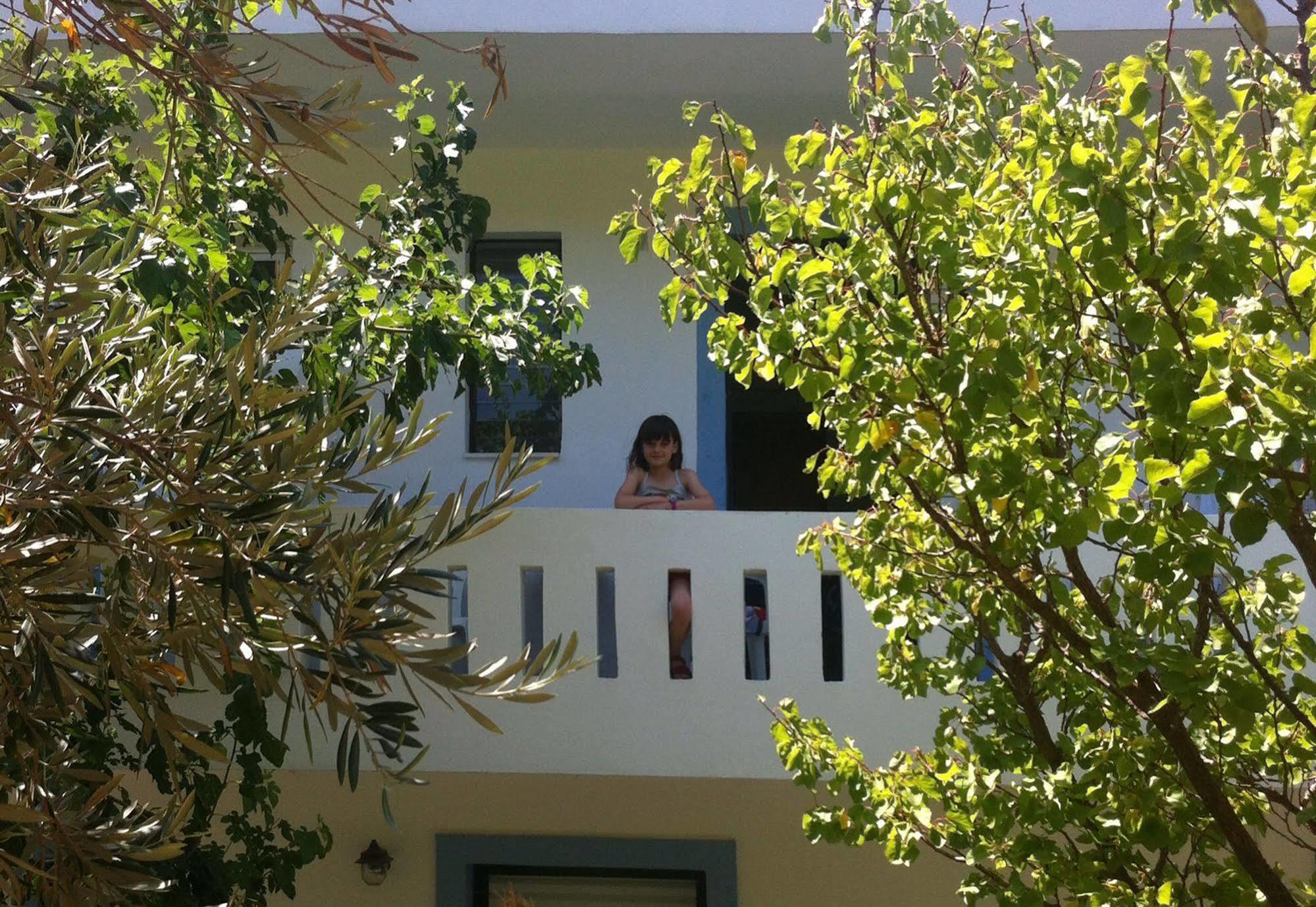 Emilia Apartments ปลาเกียส ภายนอก รูปภาพ