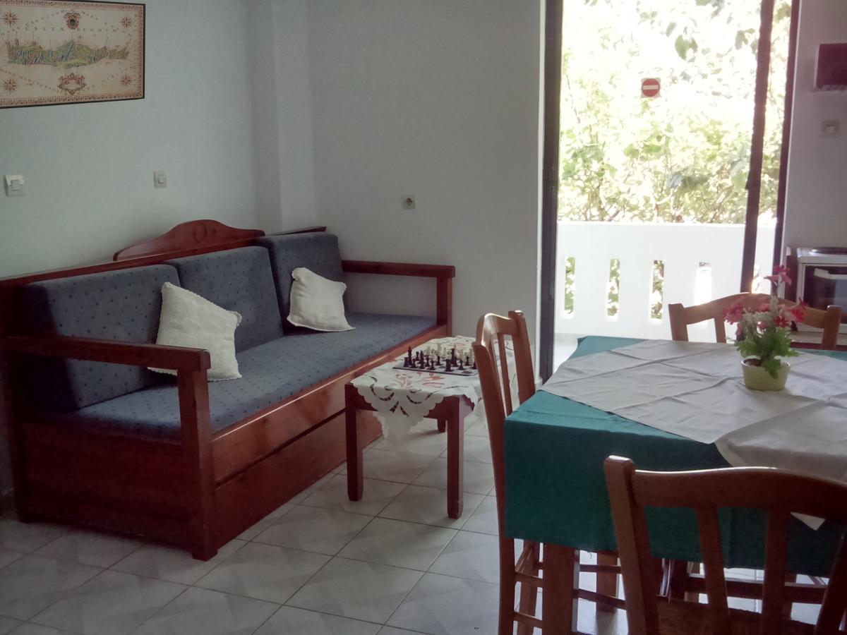 Emilia Apartments ปลาเกียส ภายนอก รูปภาพ